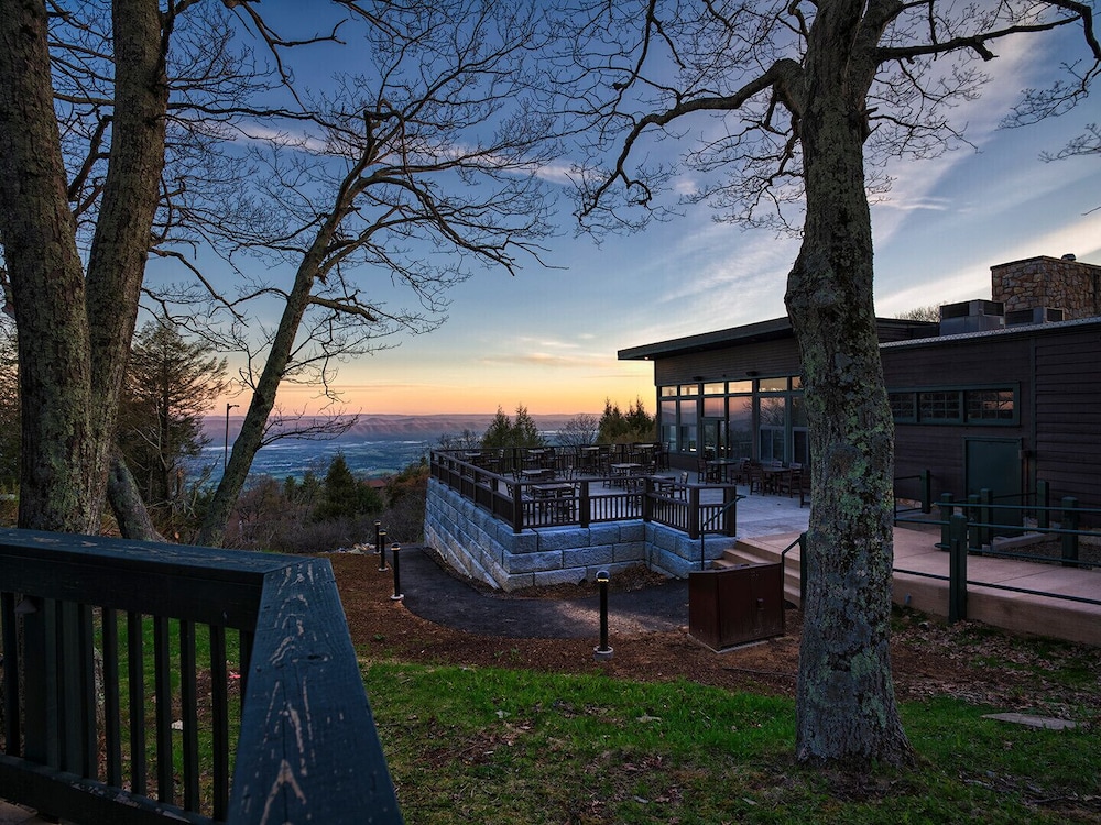 Skyland Resort 16/33