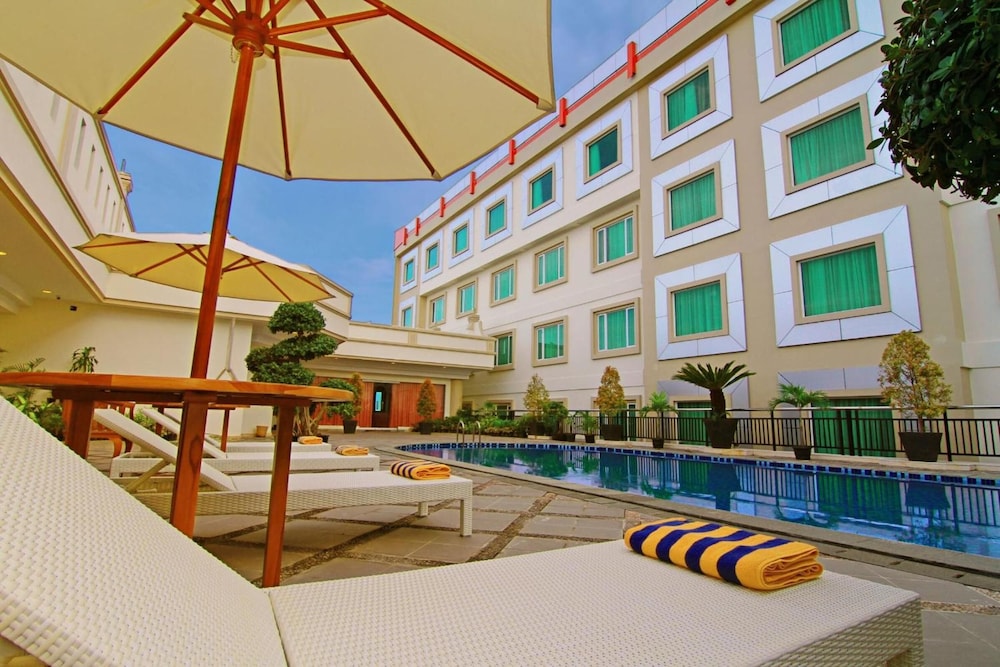 Rocky Plaza Hotel Padang 1/50