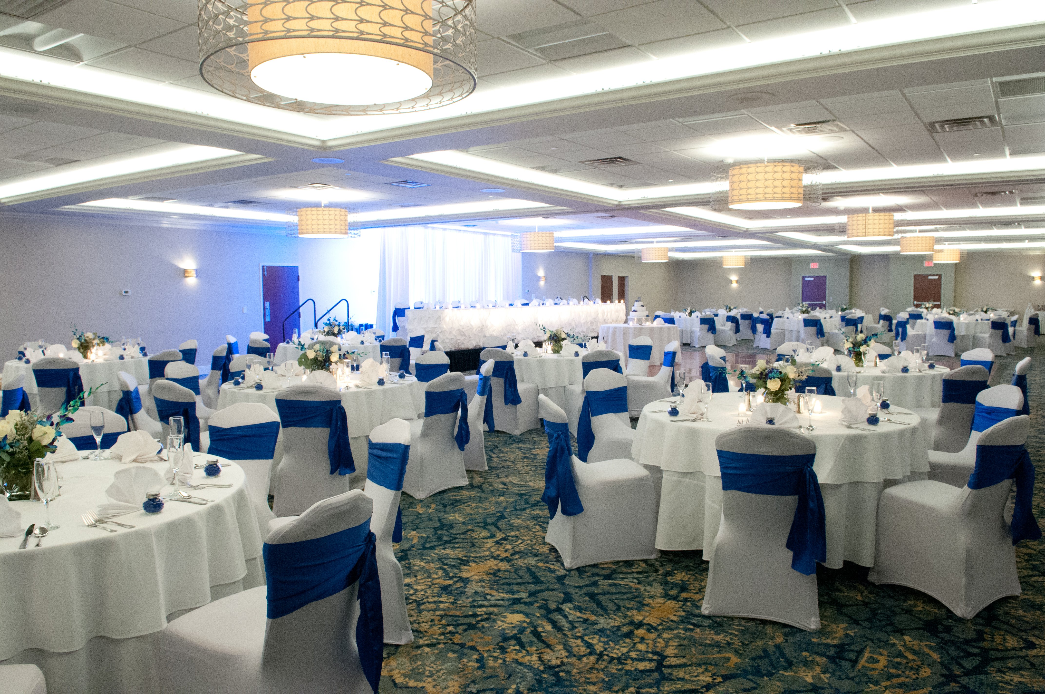Crowne Plaza Suites Pittsburgh South 74/76