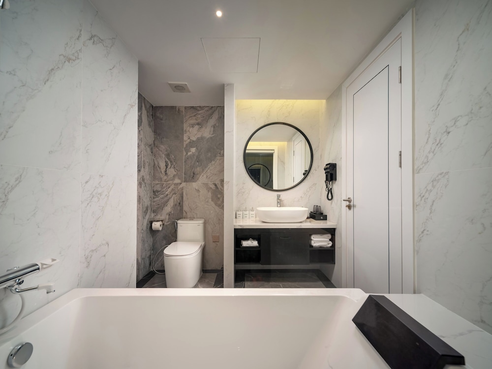 22Land Cloud Hotel 74/75