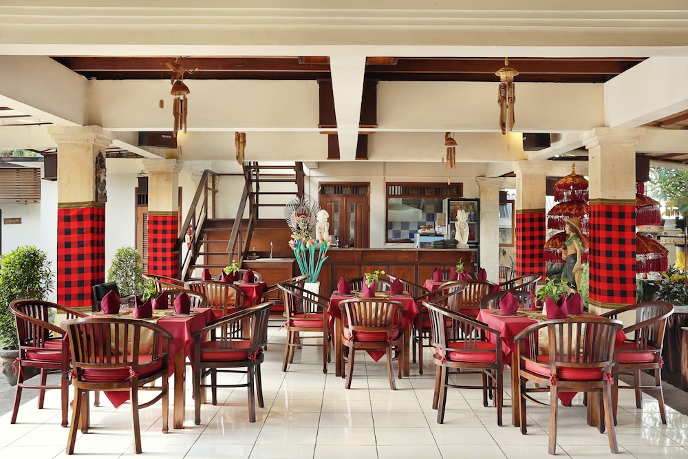 Respati Beach Hotel 54/66
