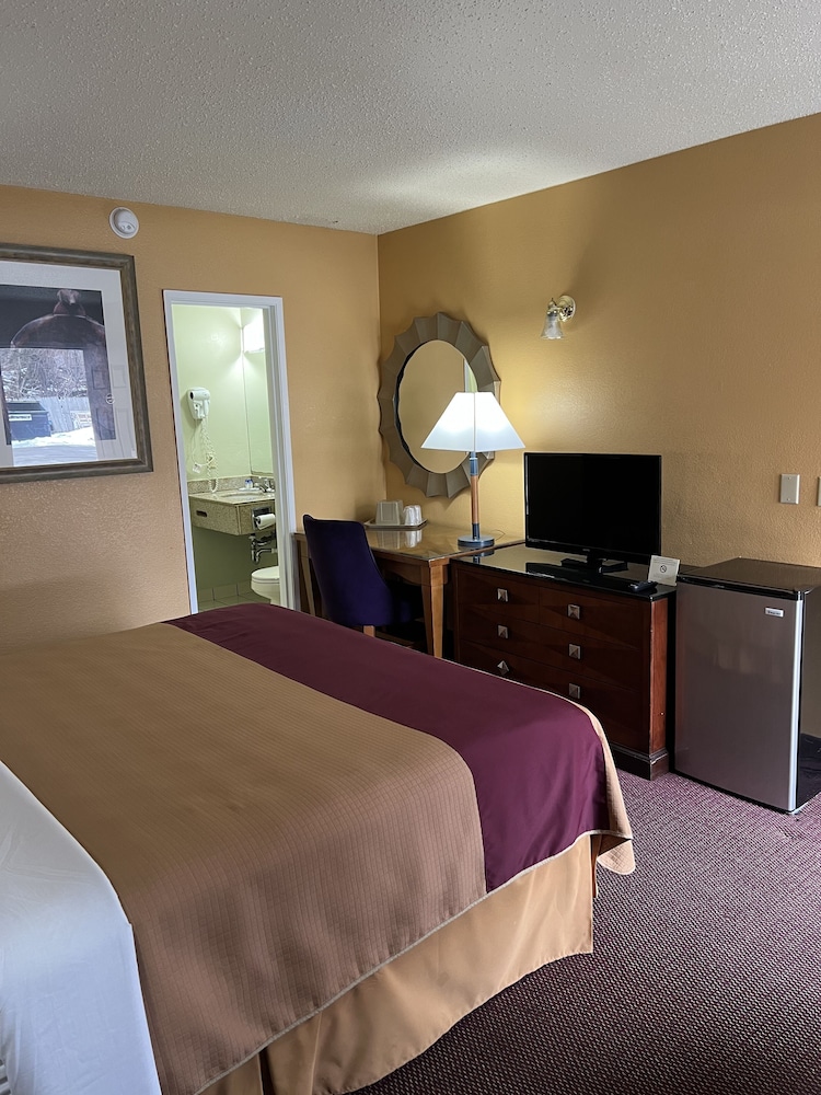 Executive Inn Schenectady 4/25