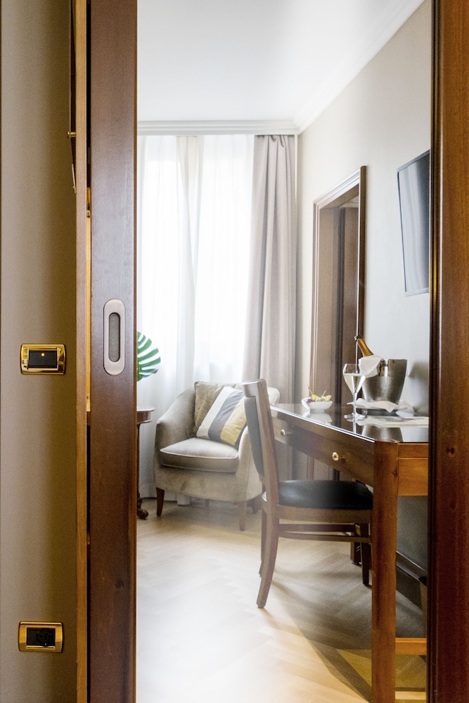 Hotel Accademia Verona 55/80