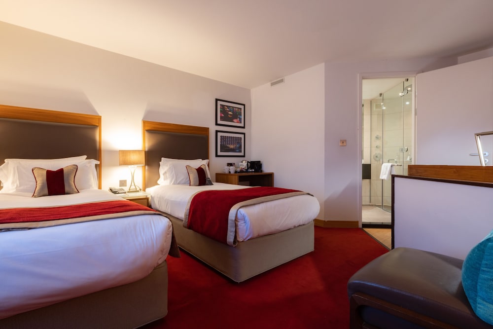 Bermondsey Square Hotel 14/50