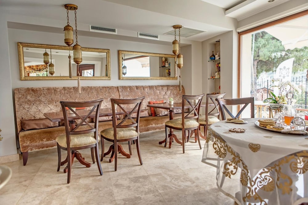 Bulbul Yuvasi Boutique Hotel 44/49