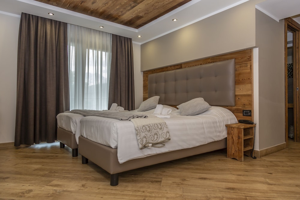 Hotel K2 23/64