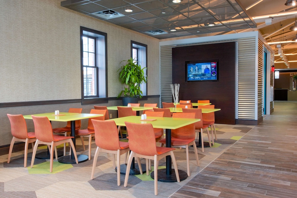 Hilton Garden Inn Burlington Downtown 57/73