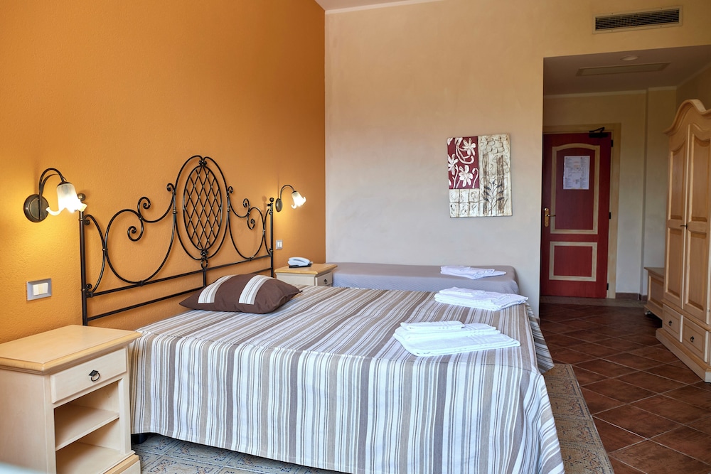 COMFORT, DOUBLE BED, BALCONY