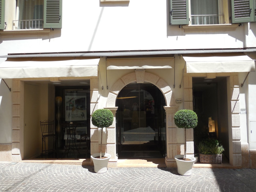 Palazzo Ai Capitani 2/29