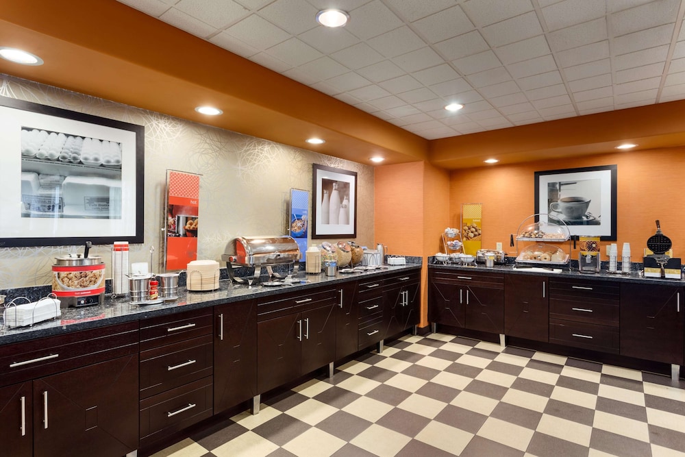 Hampton Inn & Suites Pharr, TX 5/52