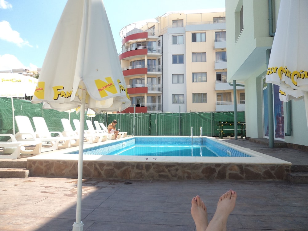 Family Hotel Romantic 12/15