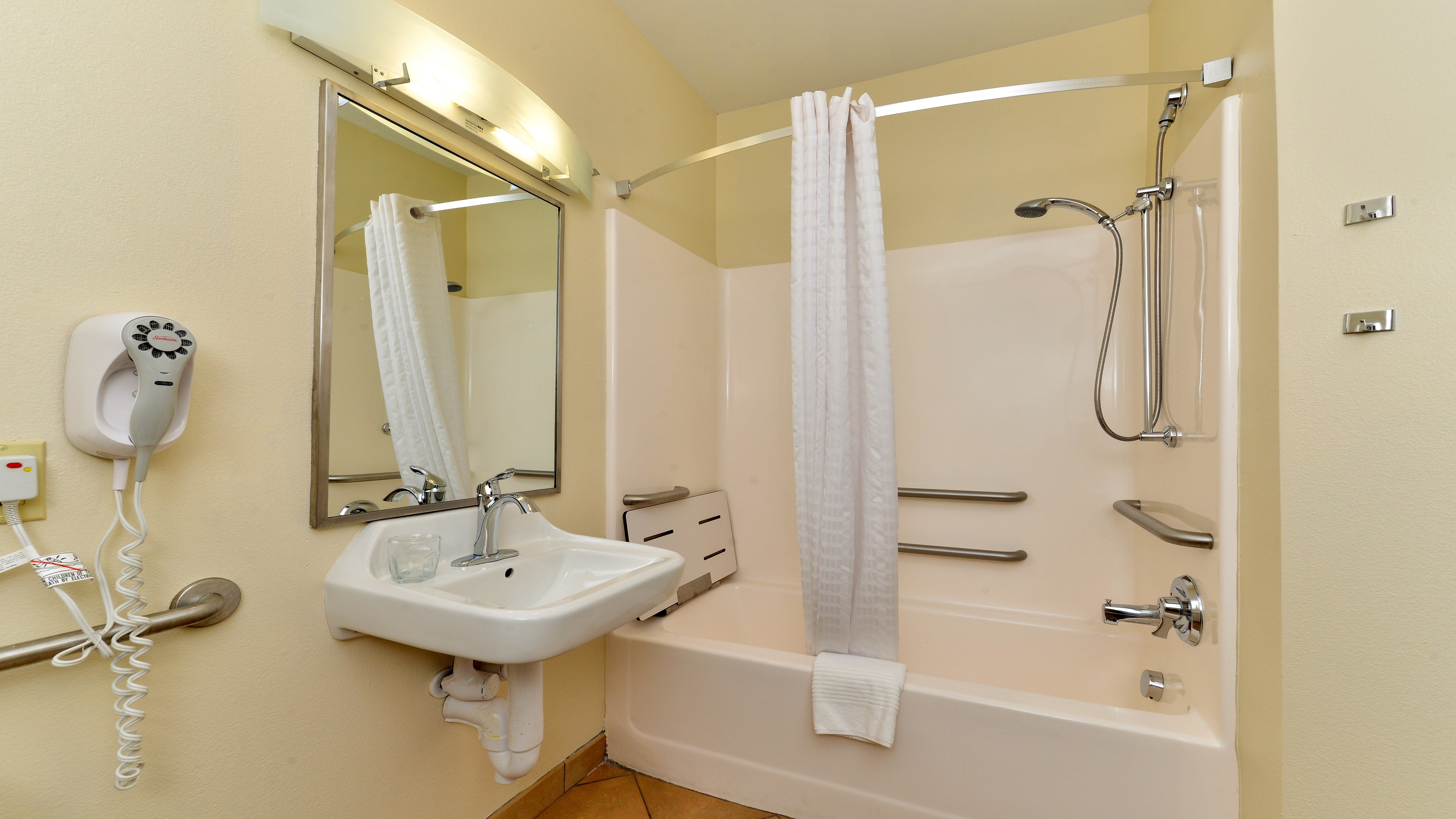 Candlewood Suites Athens 57/57