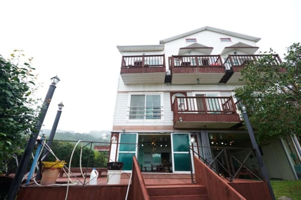 Sand Beach Pension 2/50
