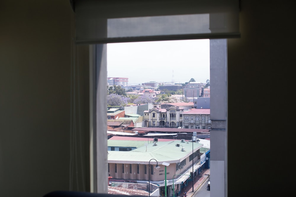 Urban Green Hotel & Suites 33/52