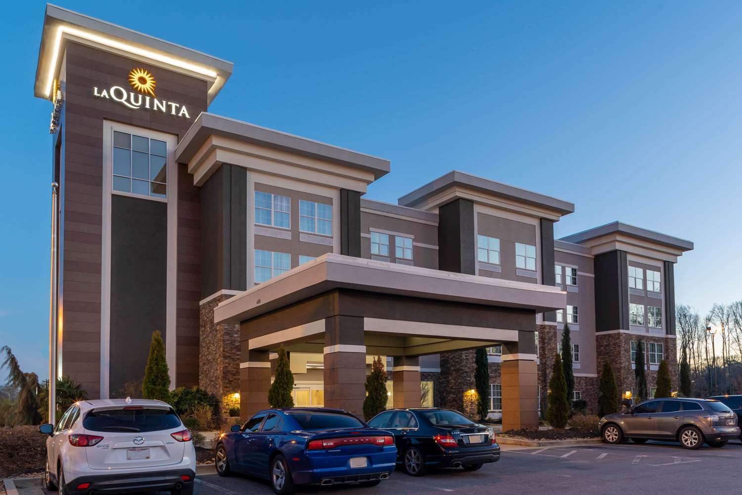 La Quinta Inn & Suites by Wyndham Forsyth 42/45