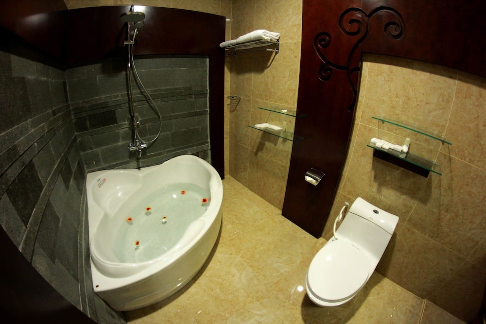 Palette Grand Sae Boutique Hotel 45/70