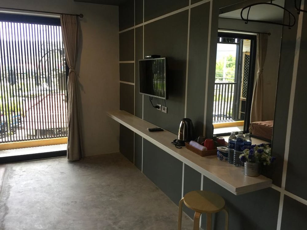 Takuapa Station Hotel 28/40