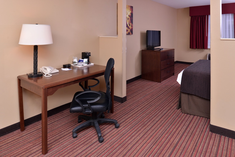 Best Western Woodland Inn 35/39