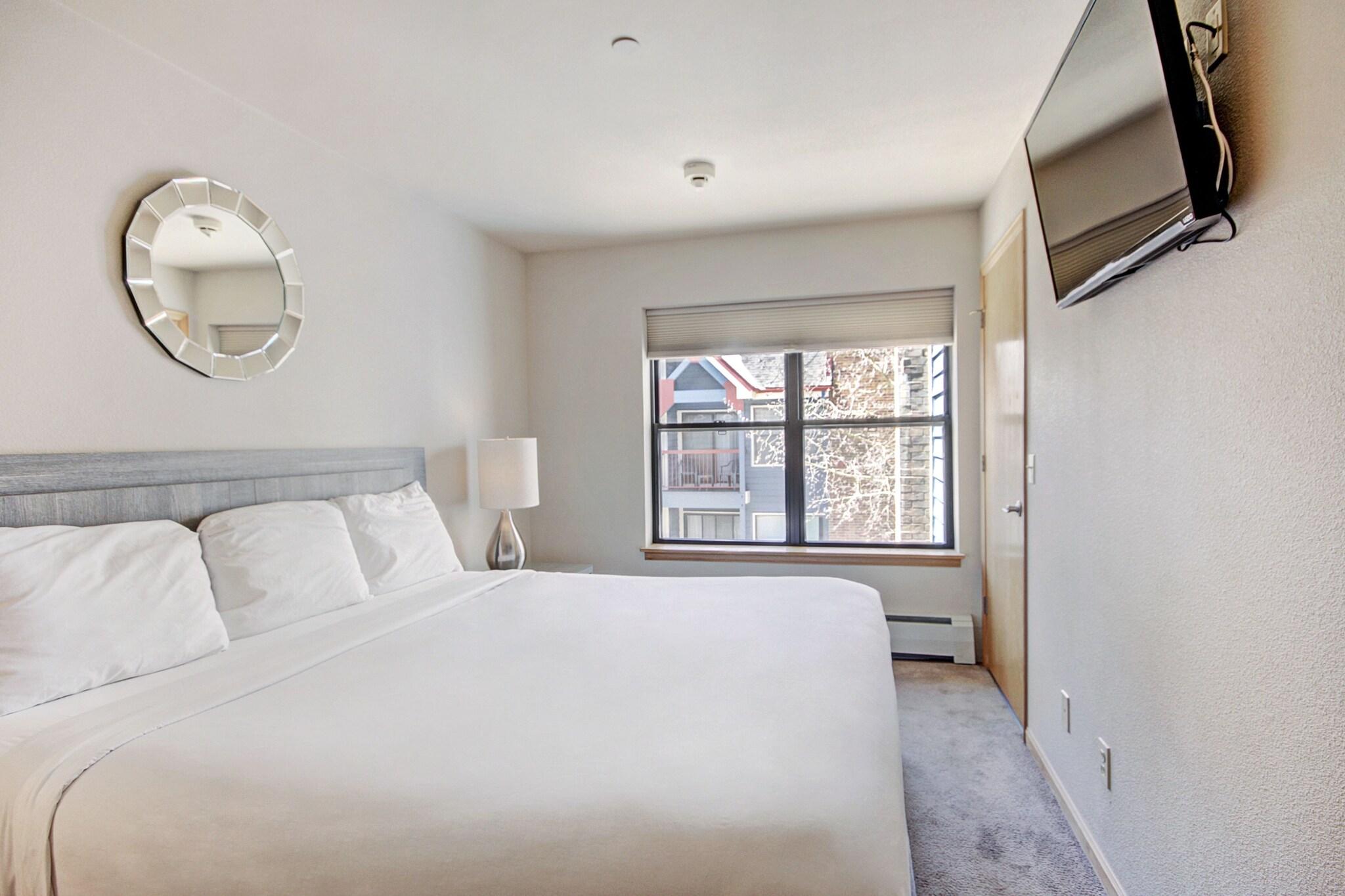 Condominium, Premier, Studio