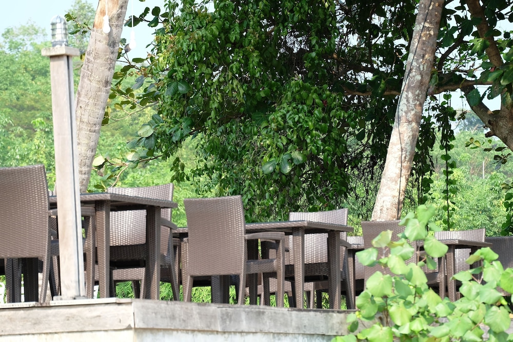 Plub Pla Koh Mak Retreat 59/68