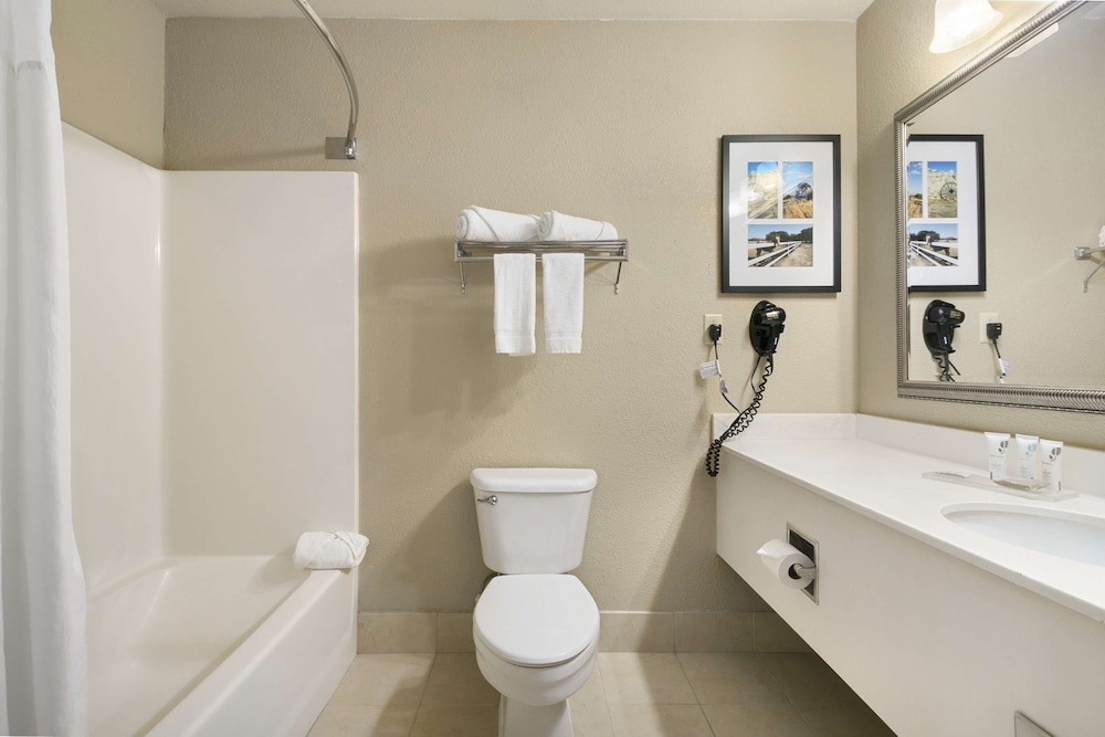 Country Inn & Suites By Radisson Greeley Co 10/40