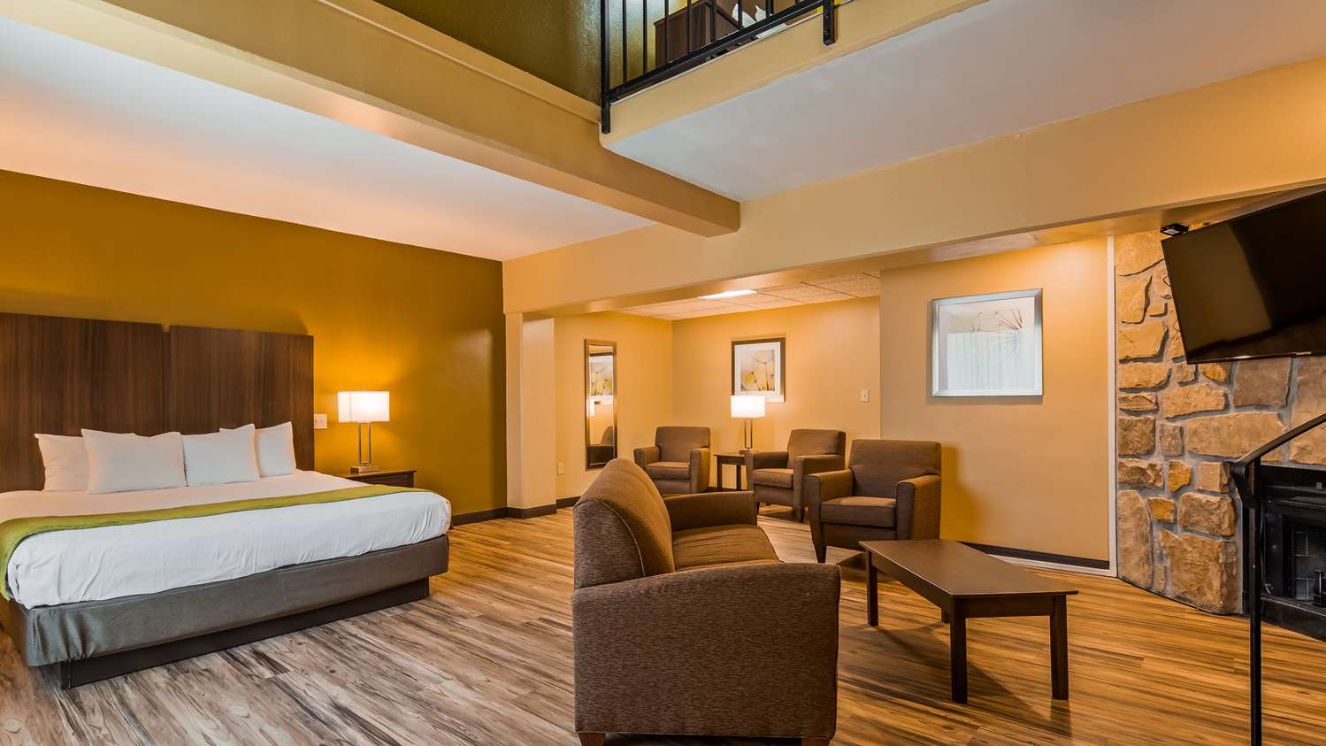 Town House, King and Queen Bed