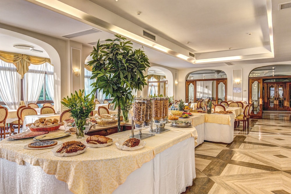 GRAND HOTEL HERMITAGE 34/50