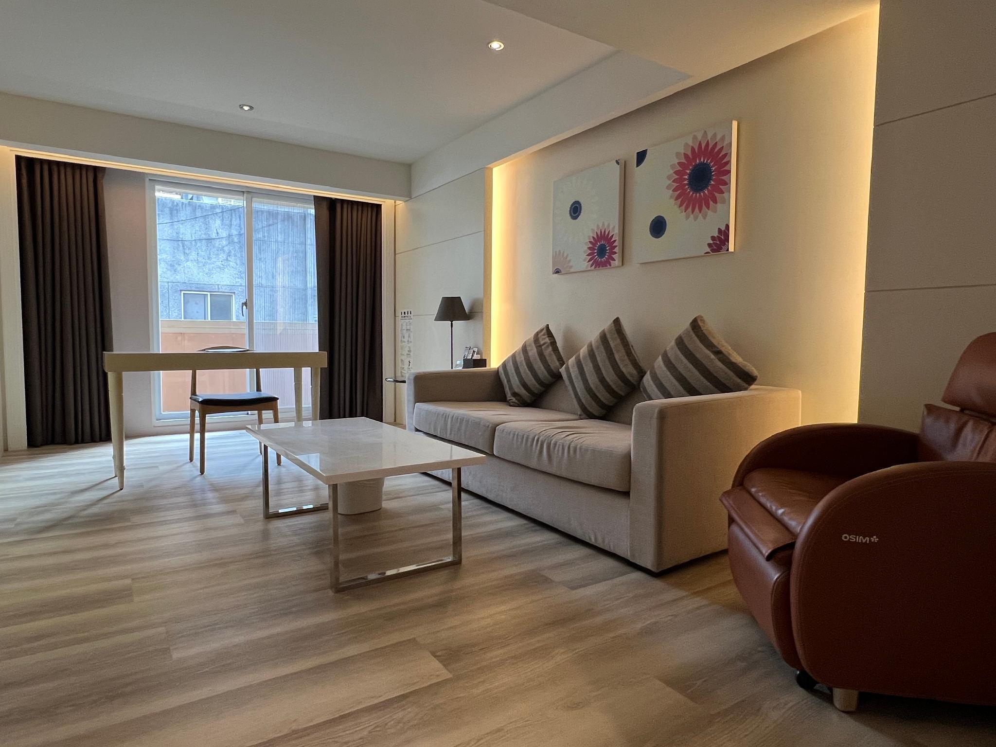 Executive, Suite, Balcony