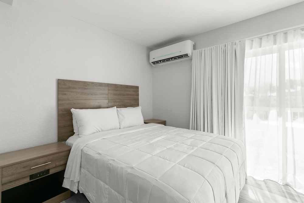 Grand Shores West 14/72