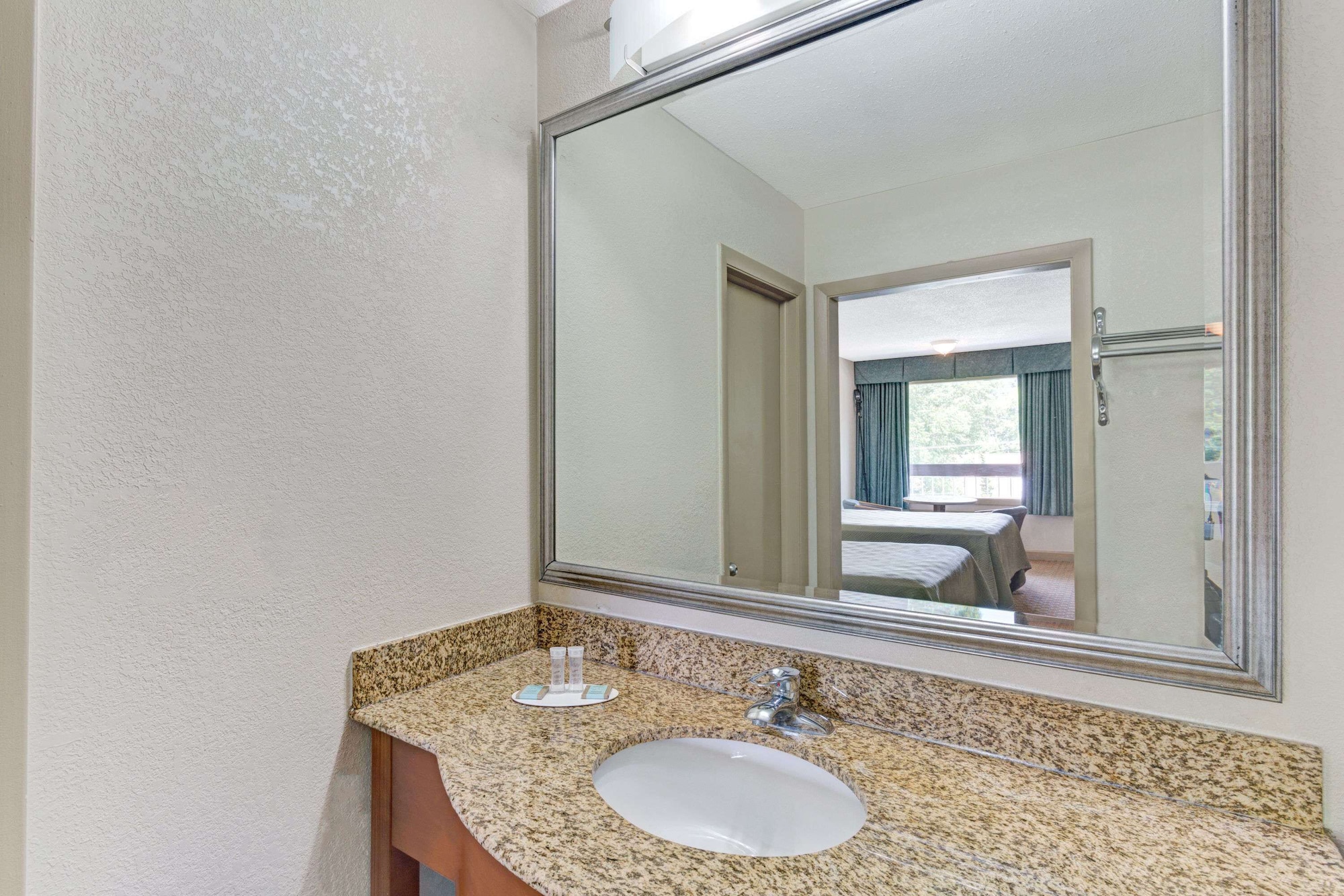 غرفة بسريرين مزدوجين للمدخنين، Travelodge By Wyndham Williamsburg Colonial Area 5/5