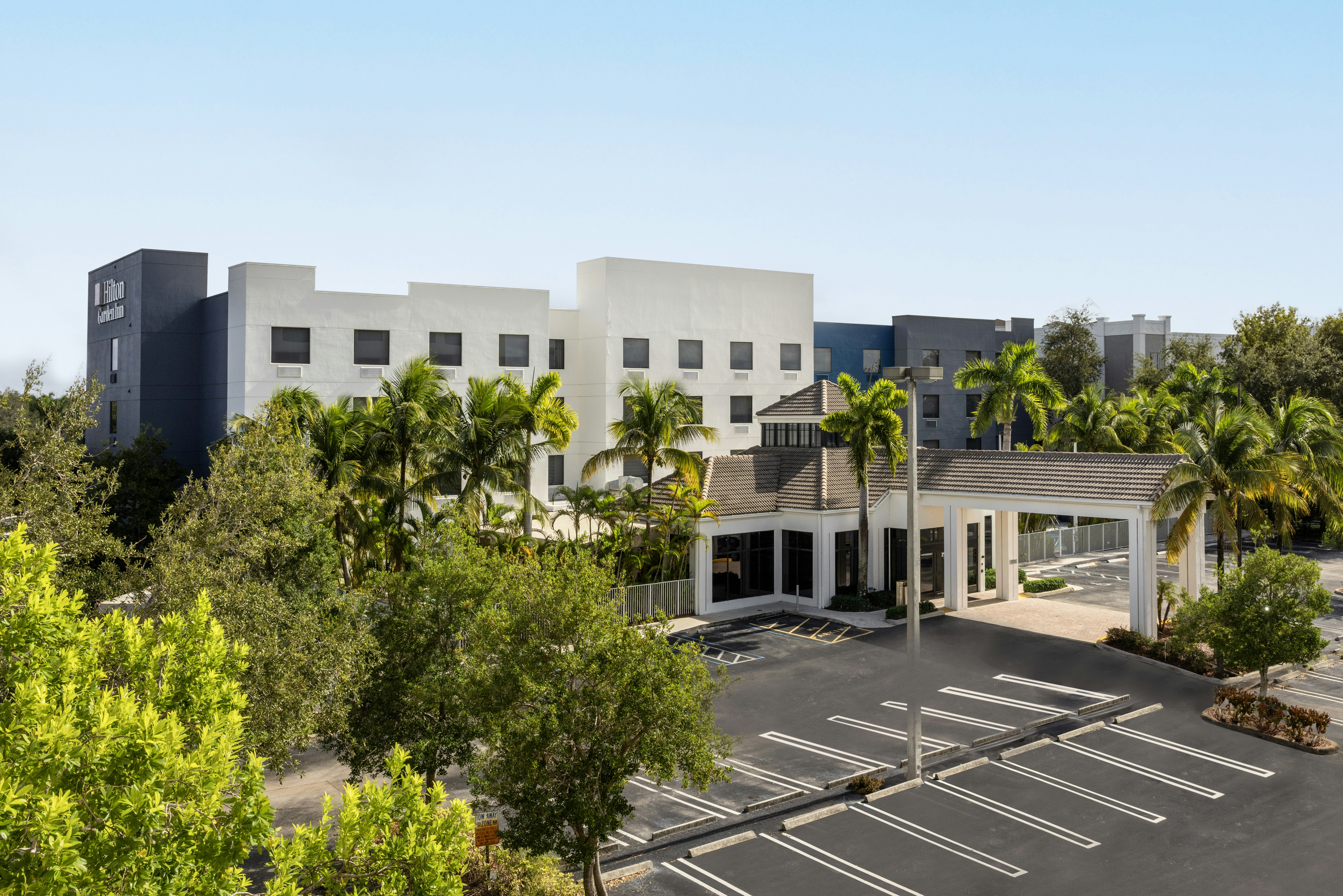 Hilton Garden Inn West Palm Beach Airport 52/54