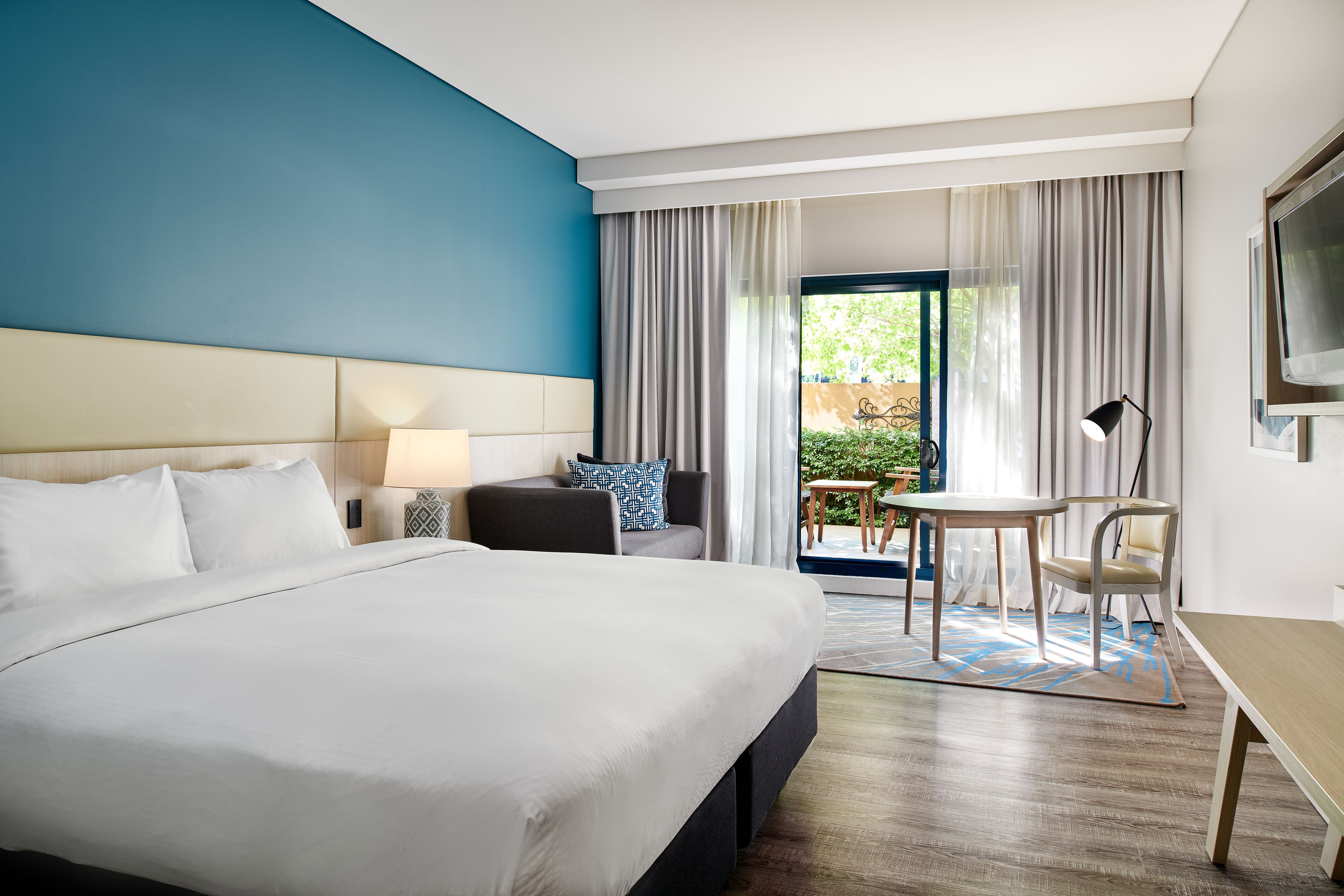 Standard, King Bed, Balcony
