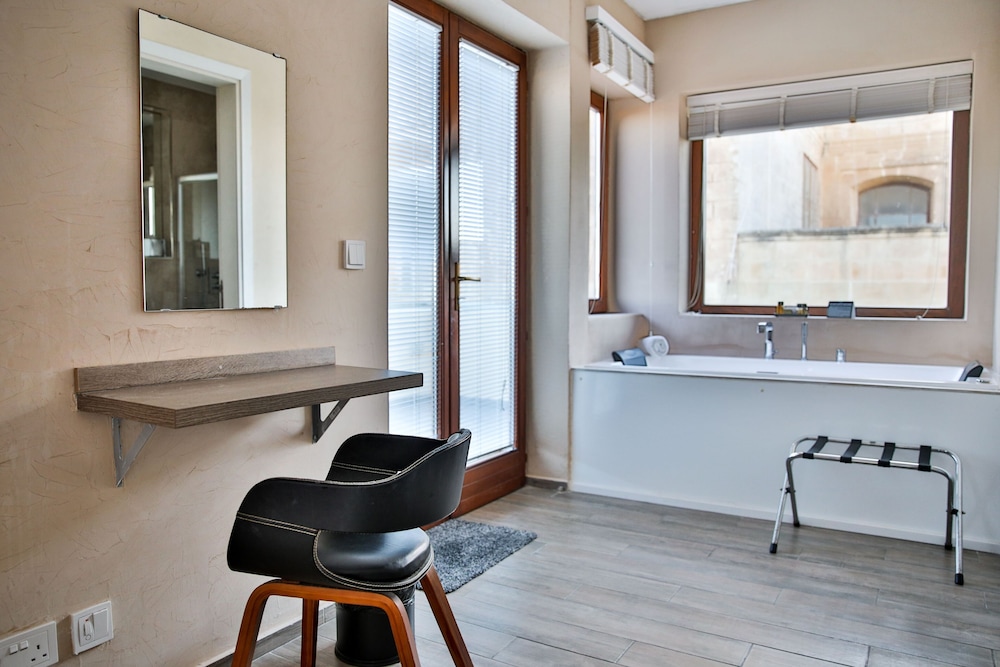 Quaint Boutique Hotel Nadur 77/77