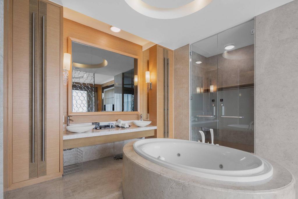 Vice President, Suite, King Bed, Club Lounge Access, High Floor، RENAISSANCE CHENGDU HOTEL 2/3
