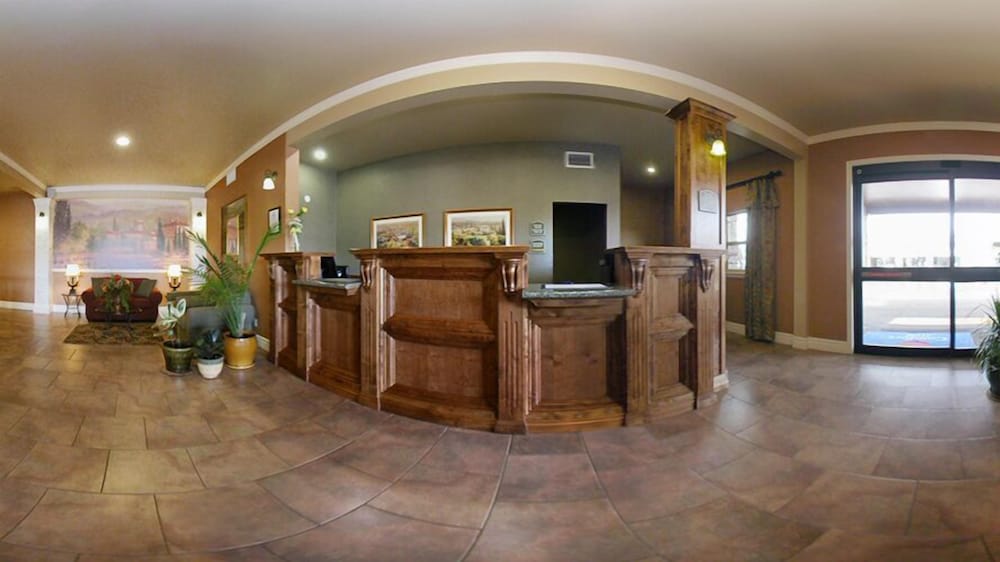 Comfort Inn & Suites Ukiah Mendocino County 4/34