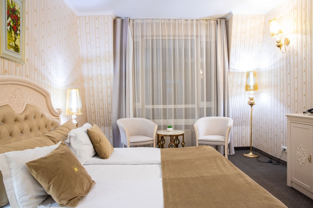 Hotel Carpathia 24/68