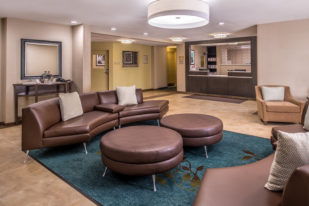 Candlewood Suites Topeka 28/49