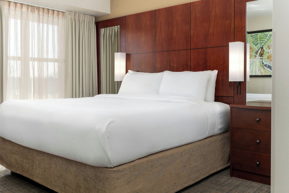 SUITE, DOUBLE BED, ACCESSIBLE