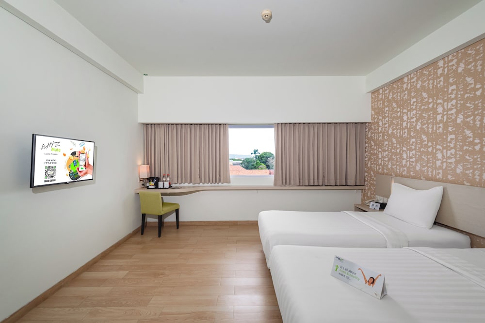 Whiz Hotel Sudirman Cilacap 21/60