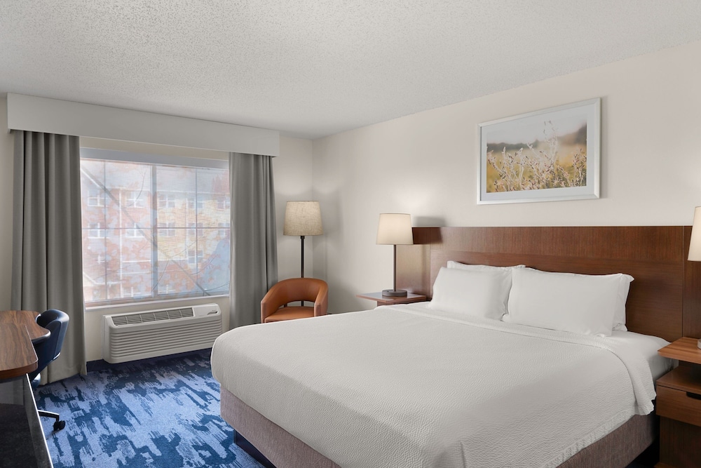 Fairfield Inn Suites By Marriott Chicago Naperville Aurora 12/50