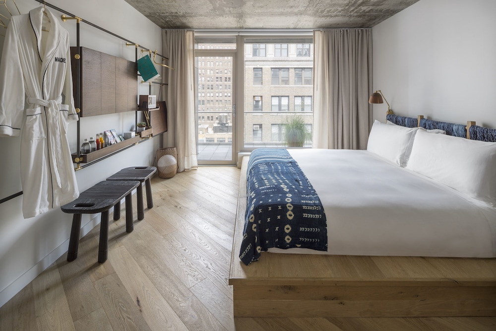 Made Hotel 18/56