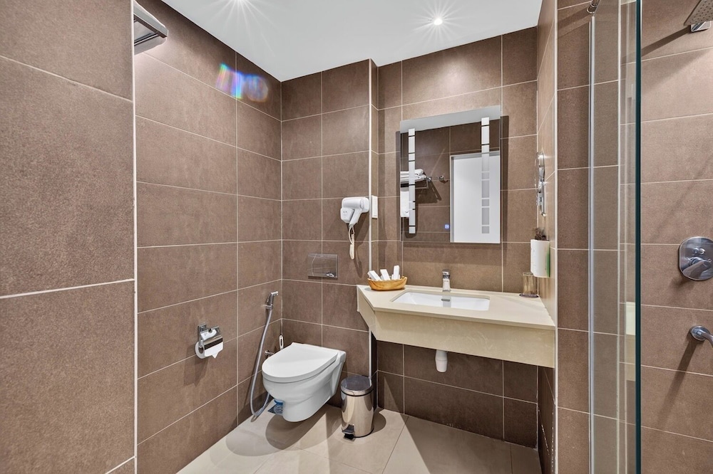 PrideInn Westlands Luxury Boutique Hotel 62/63