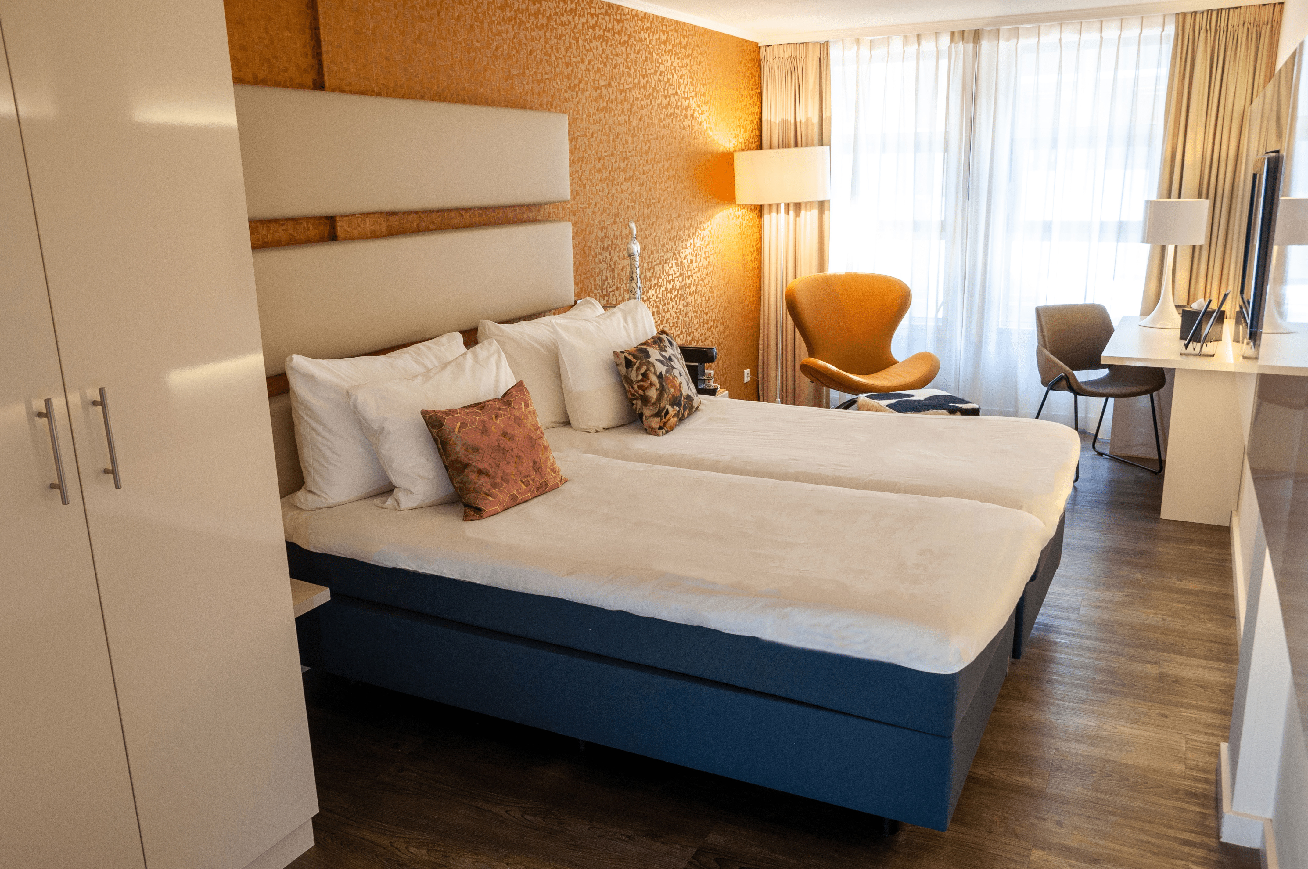 Splendid, City, Single, Twin Beds