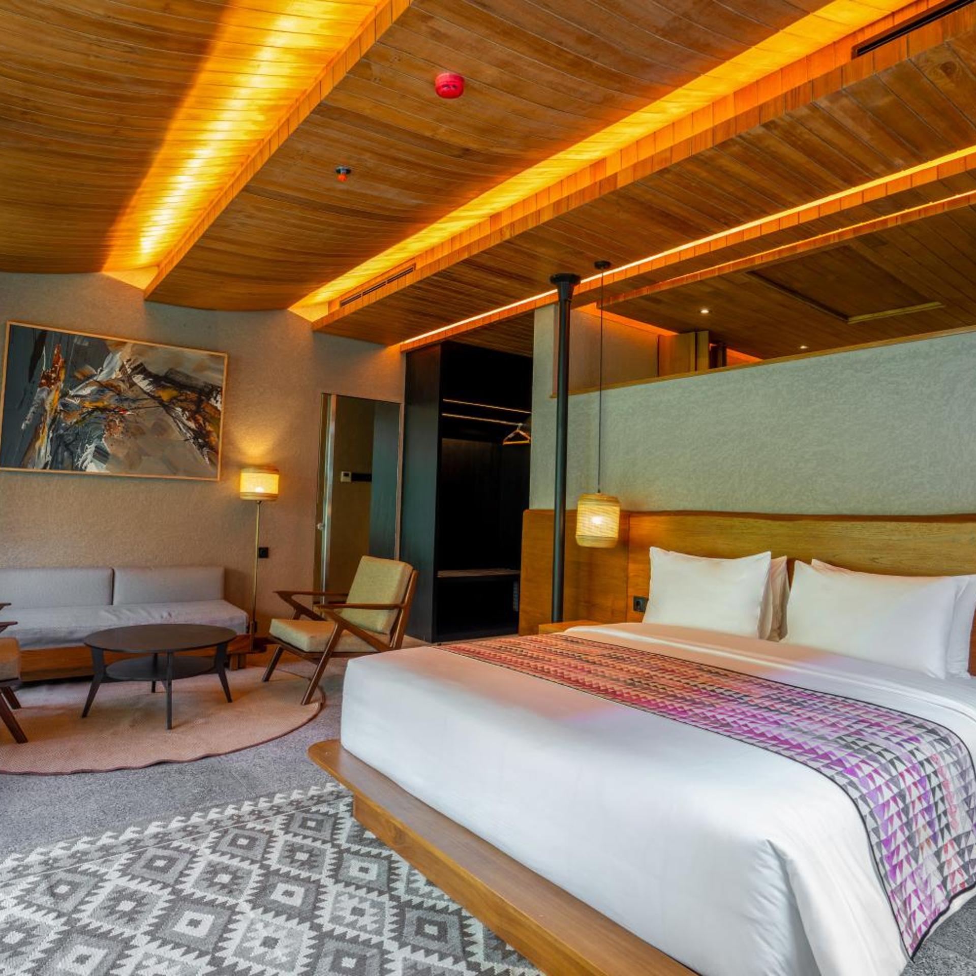 Suite, Double Bed, Pool View
