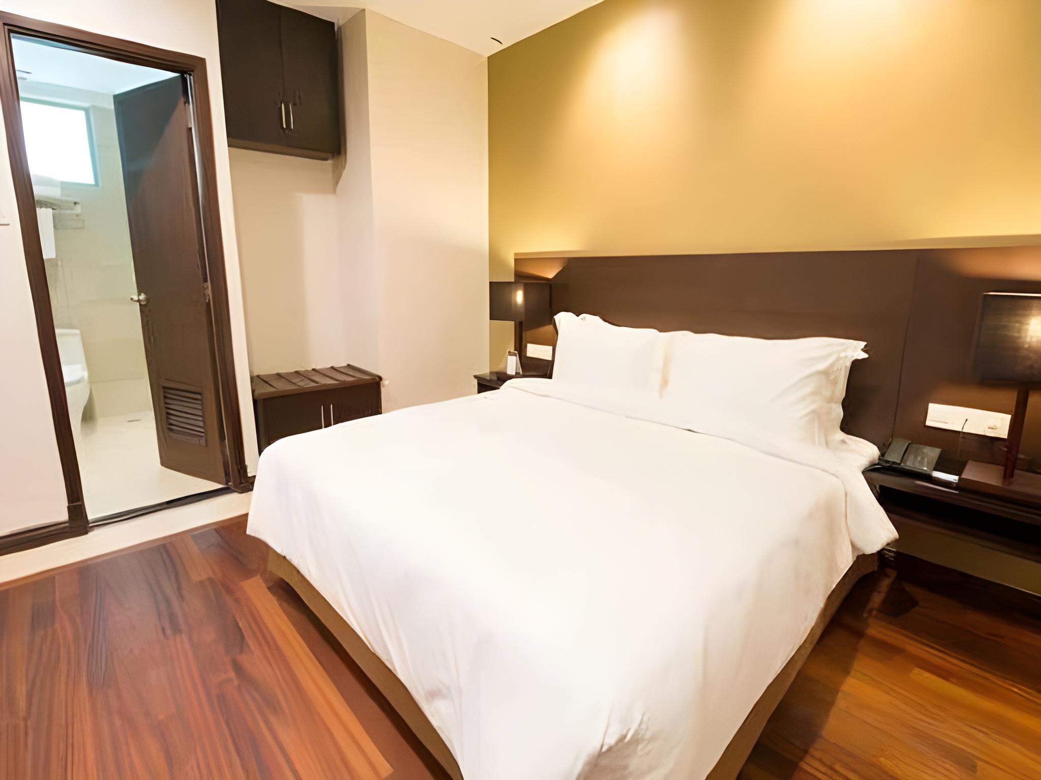 Suite, Double or Twin Bed