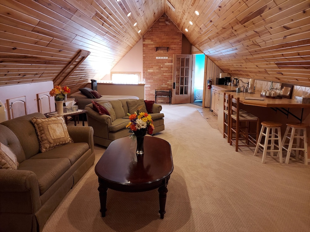 The Inn at Ludington 48/66