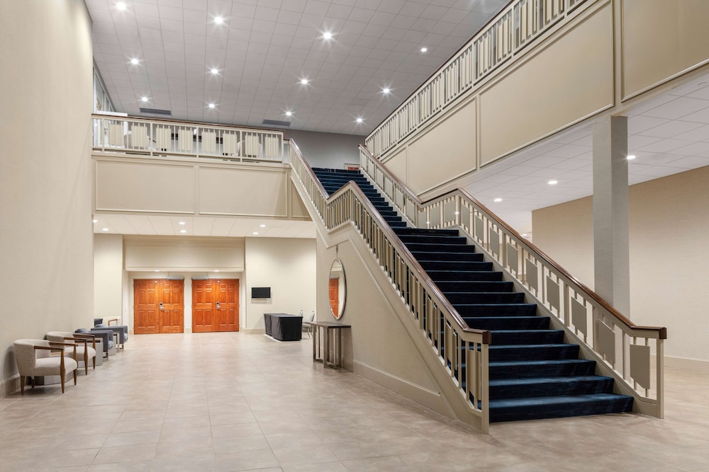 Doubletree By Hilton Burlington Vermont 24/88