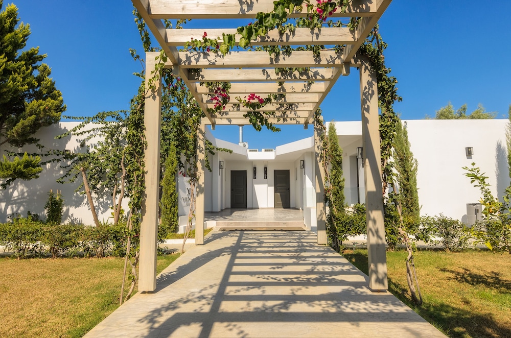 Venus Resort 33/40