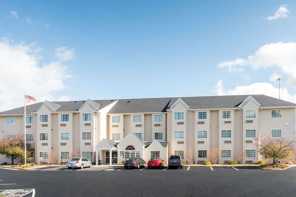 Microtel Inn And Suites By Wyndham North Canton 1/31