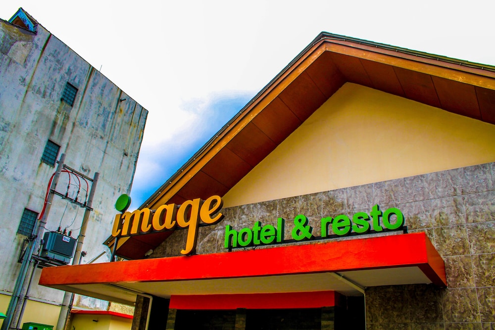 Image Hotel & Resto 2/17